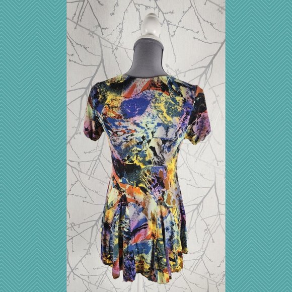 Dunia Abstract Colorful Printed Tunic Tee - Picture 3 of 4